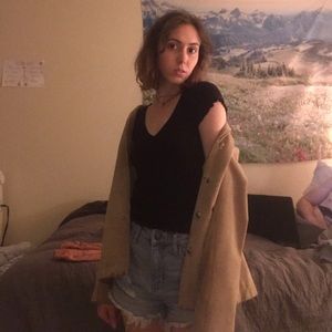 Shortsleeved lettuce trimmed top